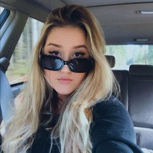 Meet your Posher, Karalee